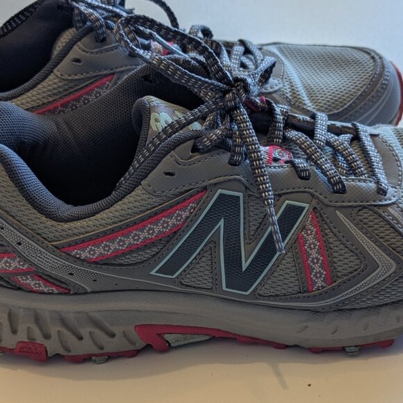 New Balance Women's WT410CS5 v5 Trail Running Shoes - Picture 2 of 5